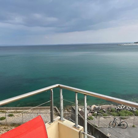 Appartement Cosy Les Pieds Dans L'Eau, Vue Mer Exceptionnelle كروزون المظهر الخارجي الصورة